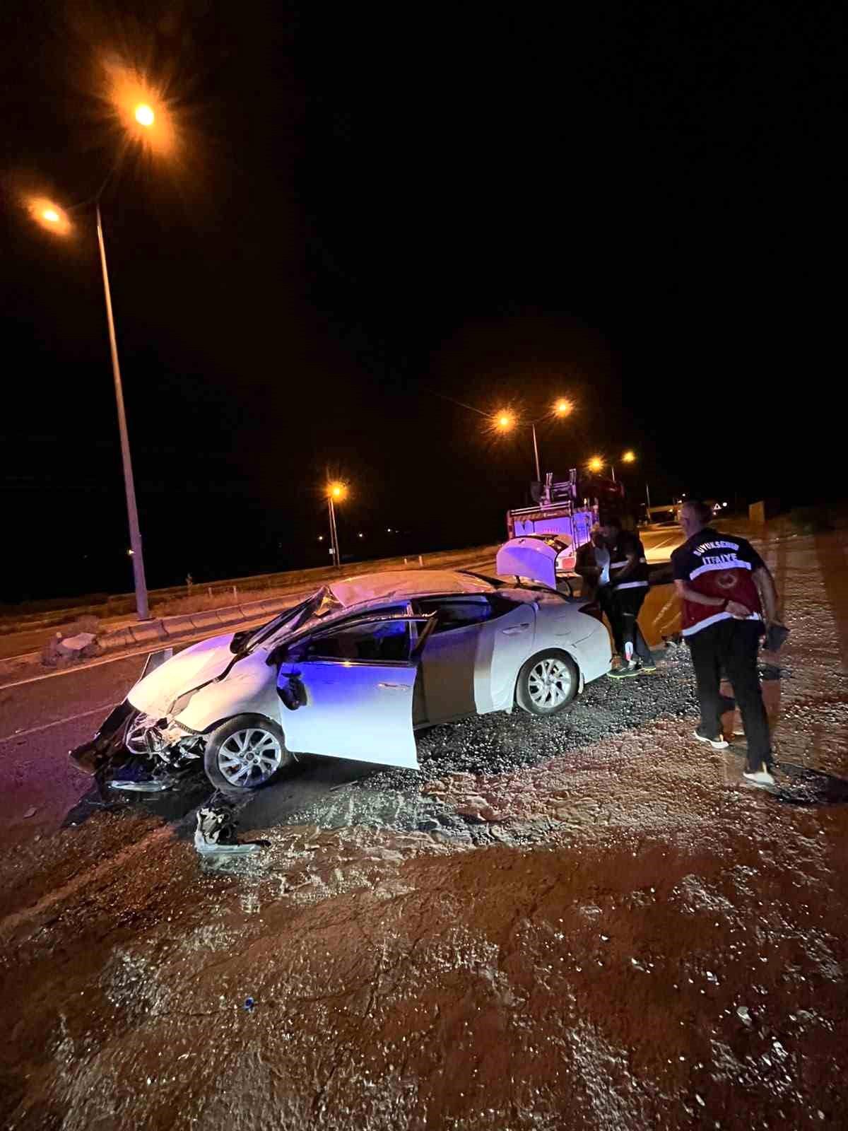 Edremit'te Trafik Kazası: Bira Kutuları Ortaya Çıktı