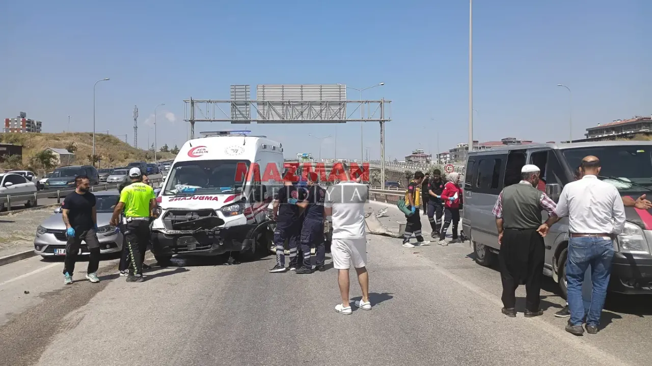 Hatay'da Ambulans Kaza Yaptı! Çevreyolu'nda Zincirleme Kaza