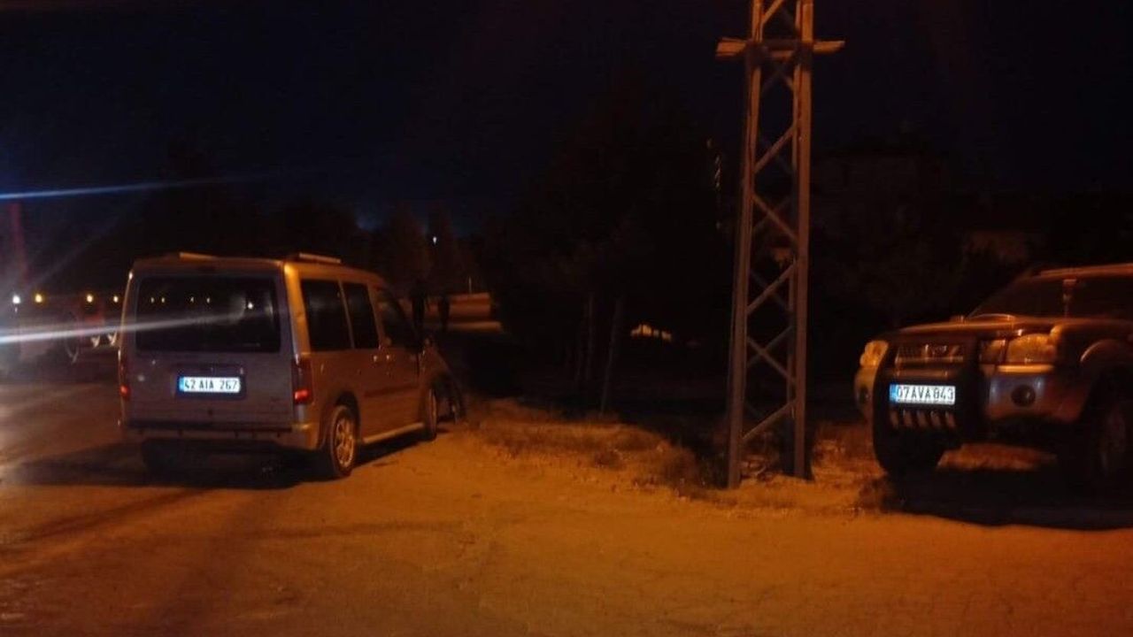 Konya’da trafik kazası: Kamyonetler çarpıştı, yaralılar hastaneye kaldırıldı!