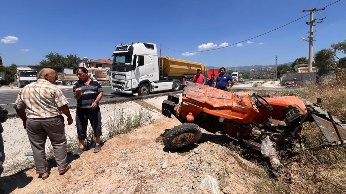 Muğla'da tır ile traktör çarpıştı: 2 kişi hayatını kaybetti