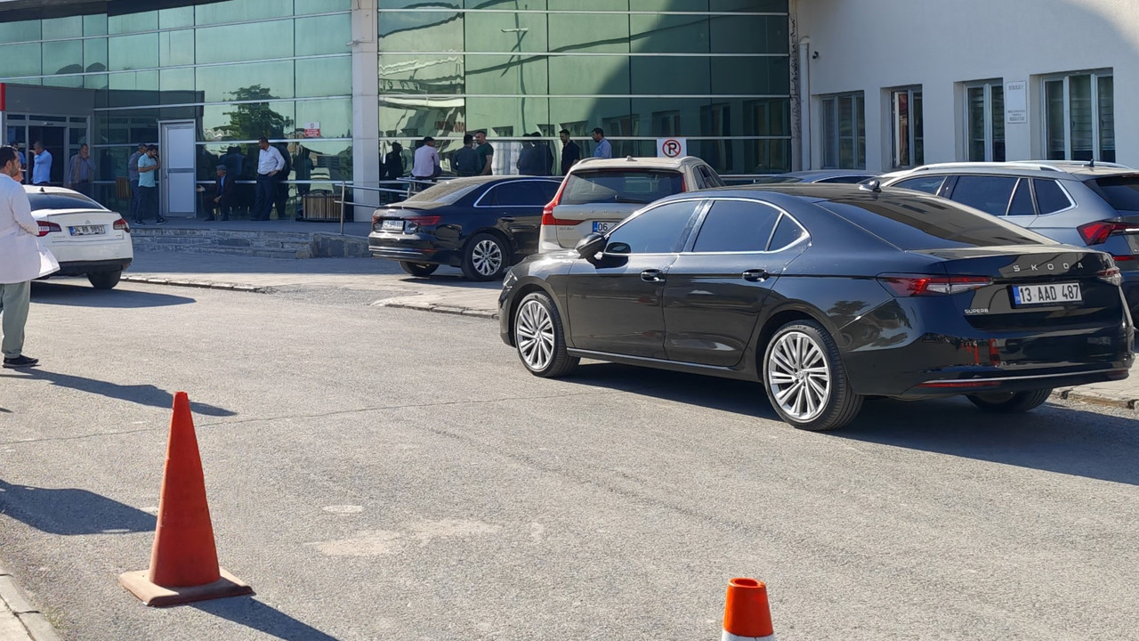 Toplantı yolunda kahreden kaza: İl sağlık müdürünün aracı çocuğa çarptı