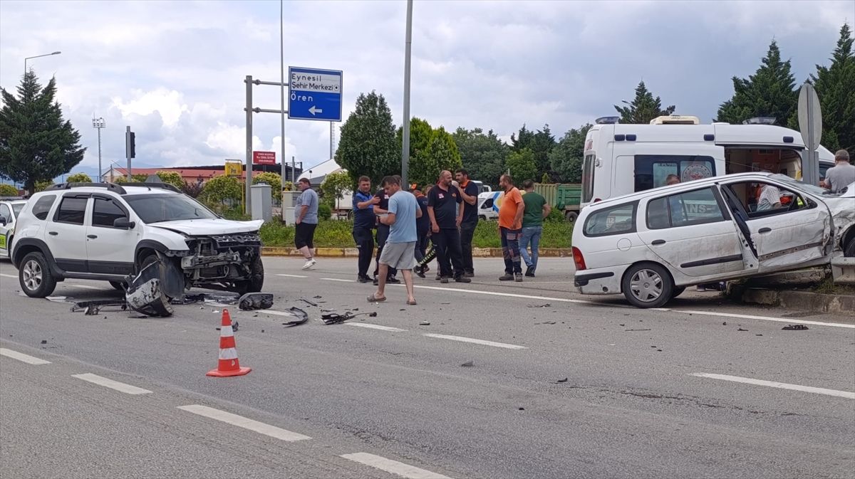 Eynesil'de Trafik Kazası: 5 Yaralı