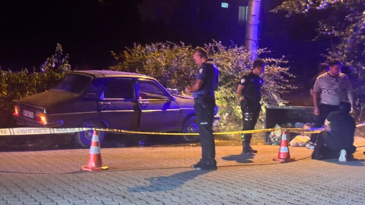 Muğla Seydikemer’de trafik kazası: Otomobil çöp konteynerine çarptı, sürücü hayatını kaybetti