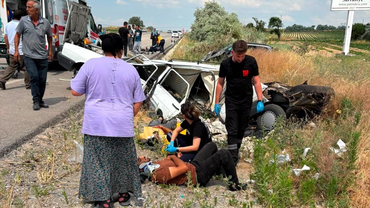 Nevşehir'de Araçlar Kafa Kafaya Çarpıştı! Kaza Anı Kamerada