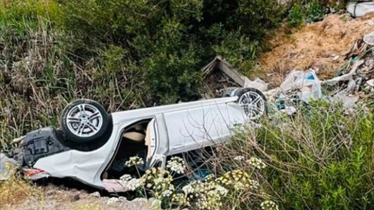 Erzurum'daki trafik kazasında şarampole devrilen otomobilin sürücüsü öldü