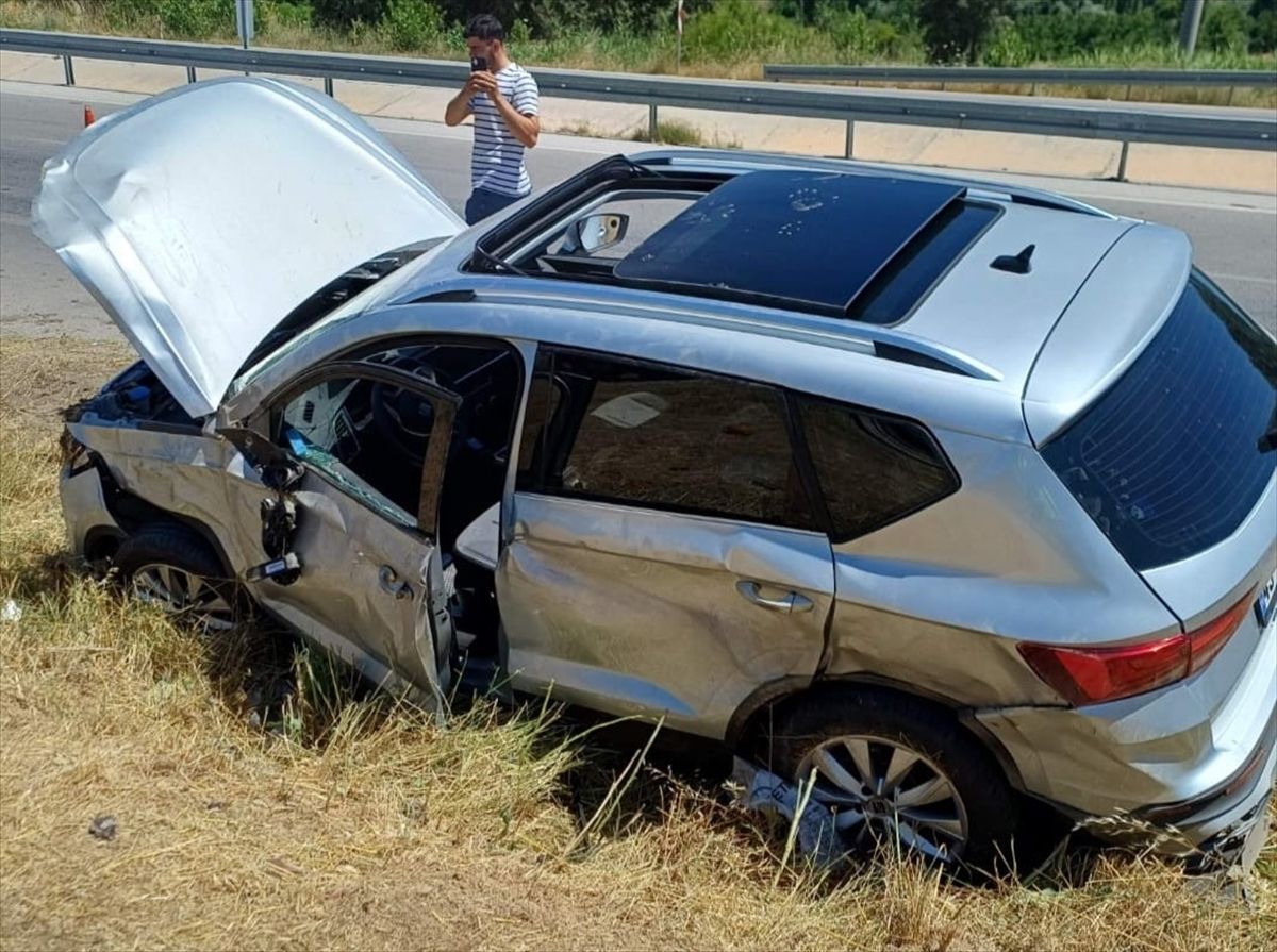 Gediz'de Trafik Kazası: Yaralılar Hastaneye Kaldırıldı