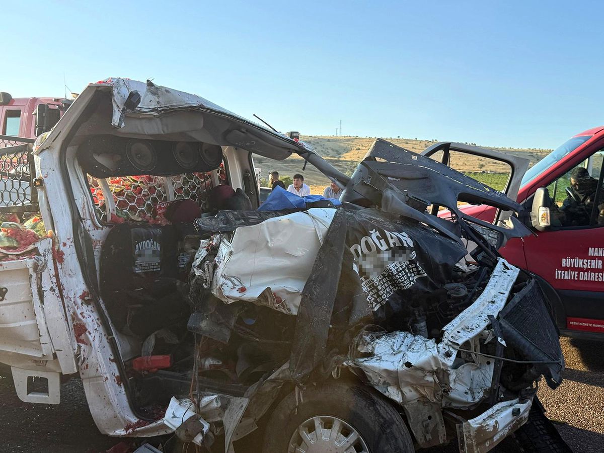 Kula'da Trafik Kazası: 18 Yaşındaki Genç Hayatını Kaybetti
