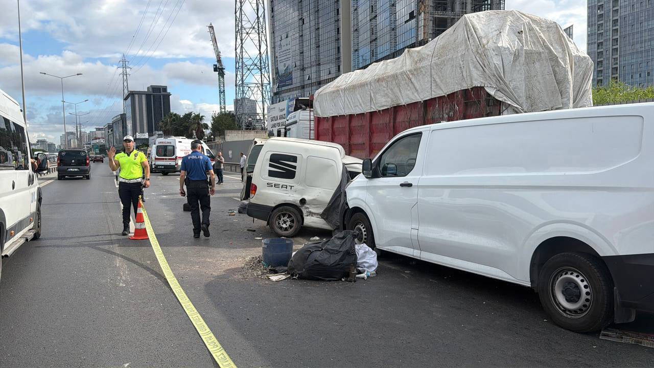 Bahçelievler'de zincirleme trafik kazası: 1 can kaybı