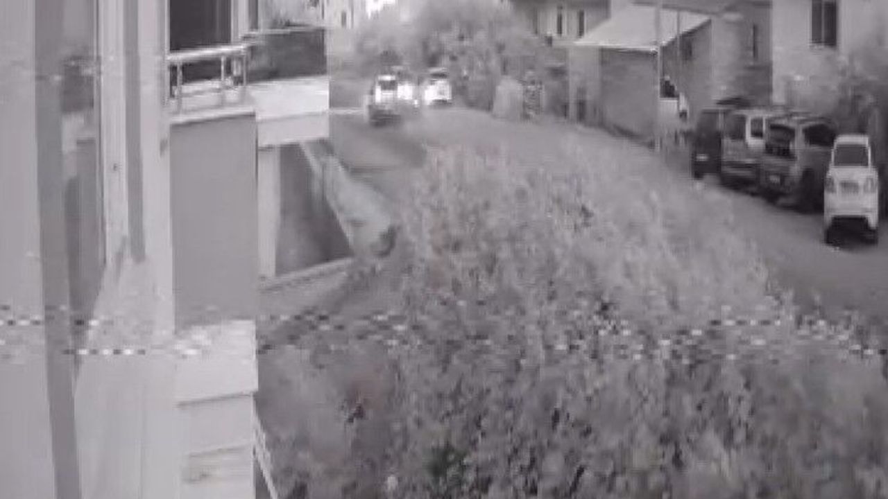 Alanya'da otomobil ile kamyonet çarpıştı: 2 yaralı