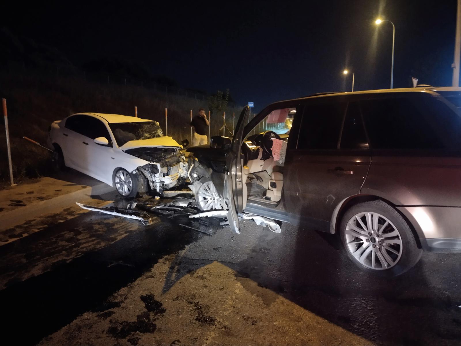 Sancaktepe'de ters yön kazası. 2'si ağır 5 yaralı