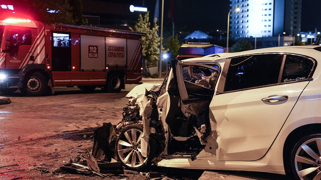 Sancaktepe'de zincirleme trafik kazası: 5 kişi yaralandı