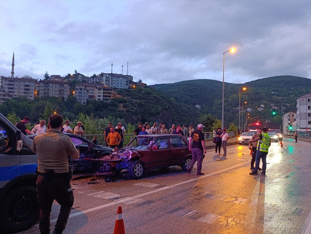 Yenice'de Trafik Kazası: 4 Yaralı
