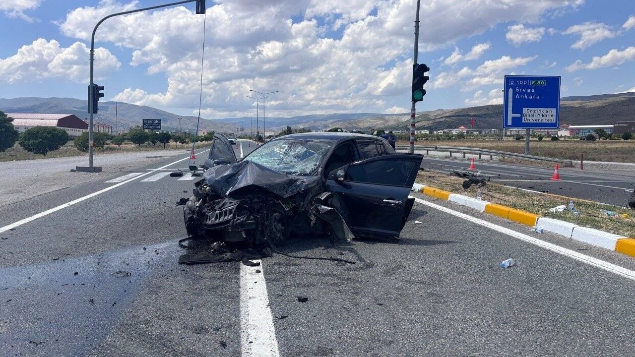 5 kişinin yaralandığı trafik kazası kamerada