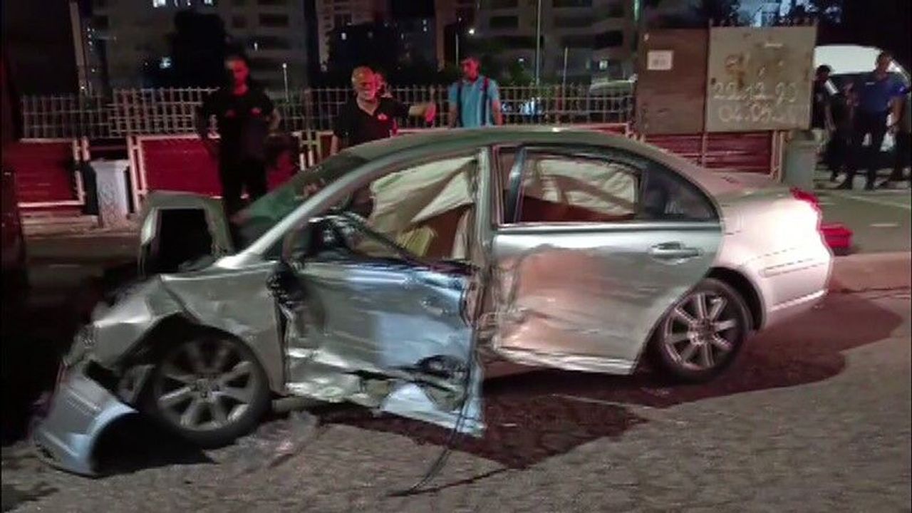 Diyarbakır'da Zincirleme Trafik Kazası: 3 Kişi Yaralandı