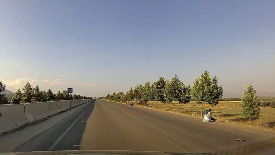 Hatay trafik kazası: Hassa-Kırıkhan yolunda motosiklet devrildi | VİDEO İZLE