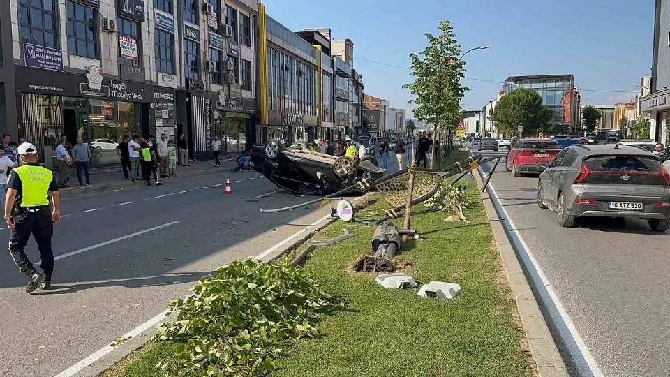 Bursa’da feci kazada iki kişi yaralandı