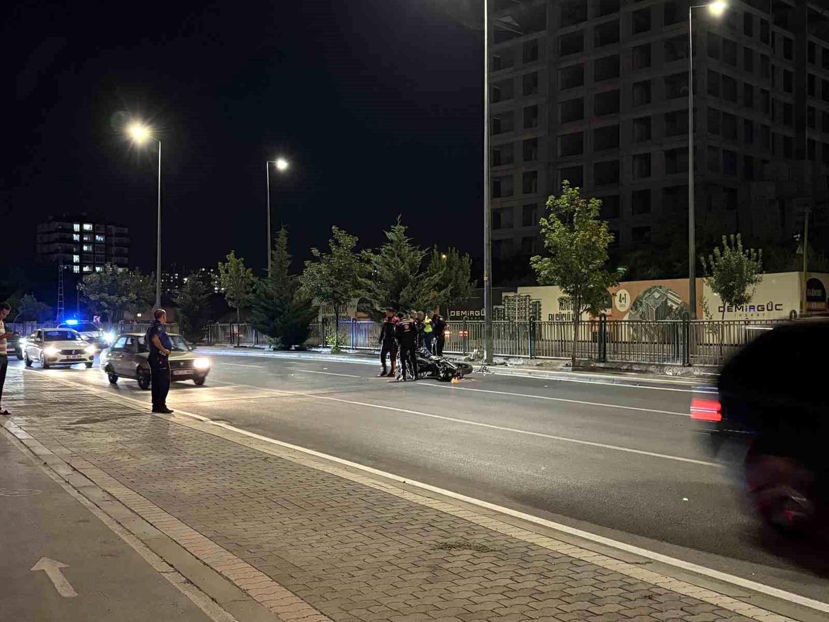 Kayseri'de Motosikletli Polis Kazası: 1 Yaralı