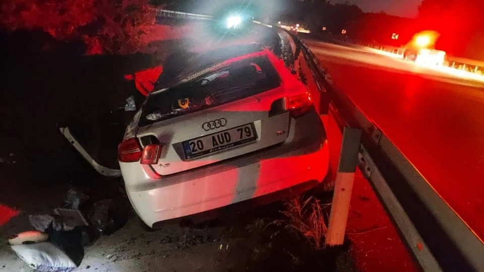 Afyonkarahisar'da trafik kazası: Bir kişi hayatını kaybetti üç yaralı