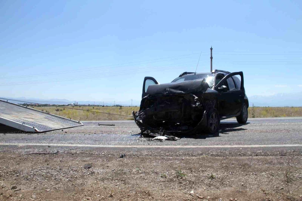 Beyşehir'de Kafa Kafaya Trafik Kazası: 9 Yaralı