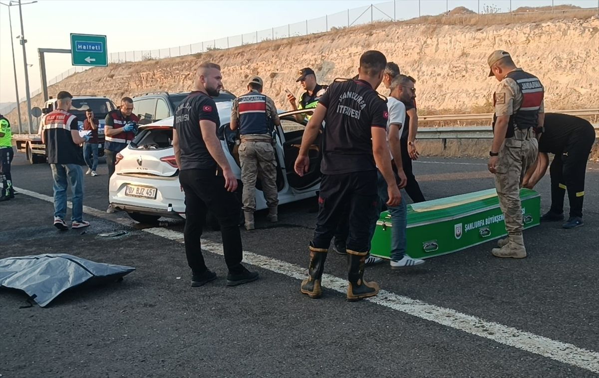 Birecik'te Trafik Kazası: 2 Ölü, 8 Yaralı