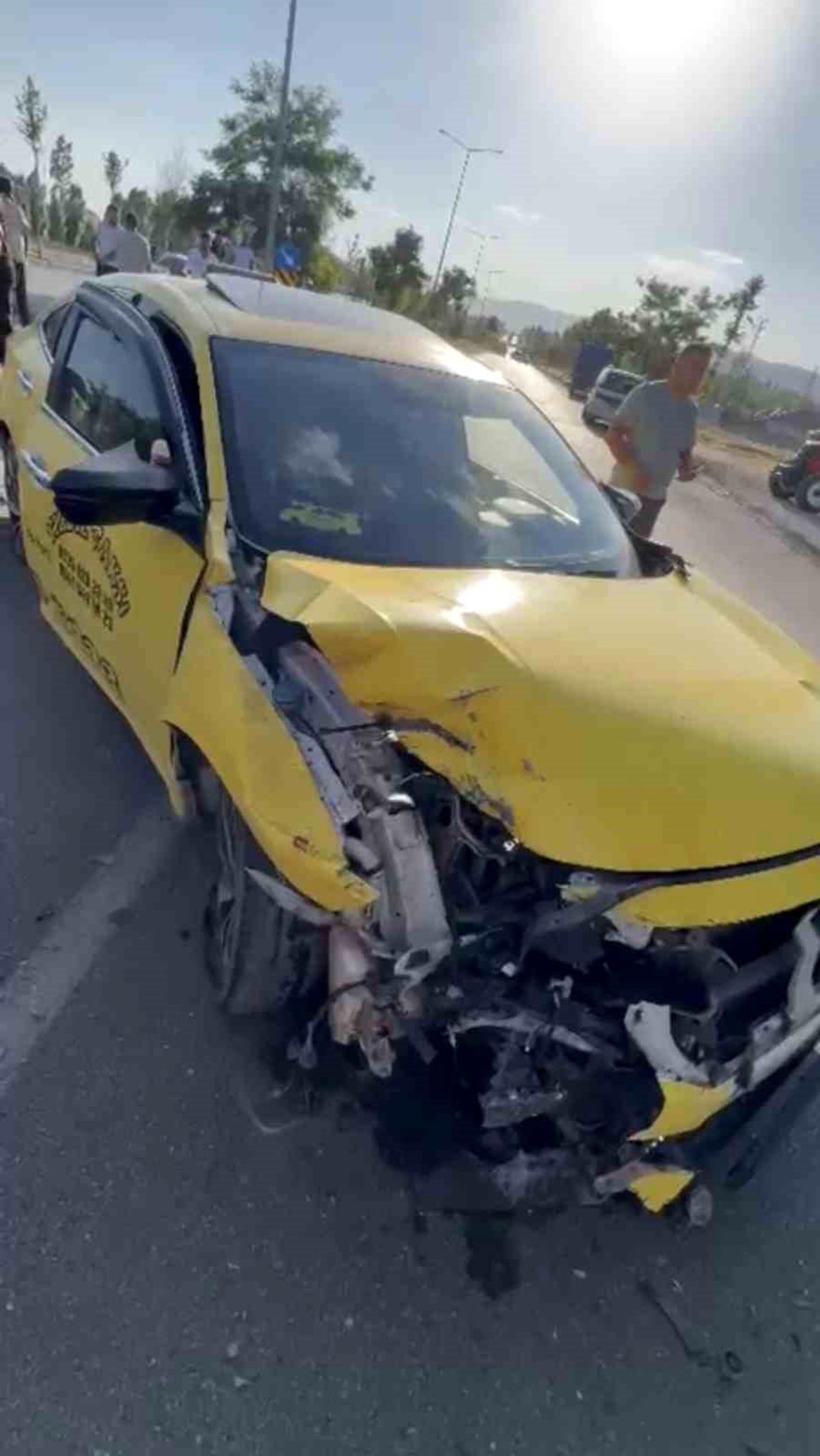 Patnos'ta Trafik Kazası: 3 Yaralı