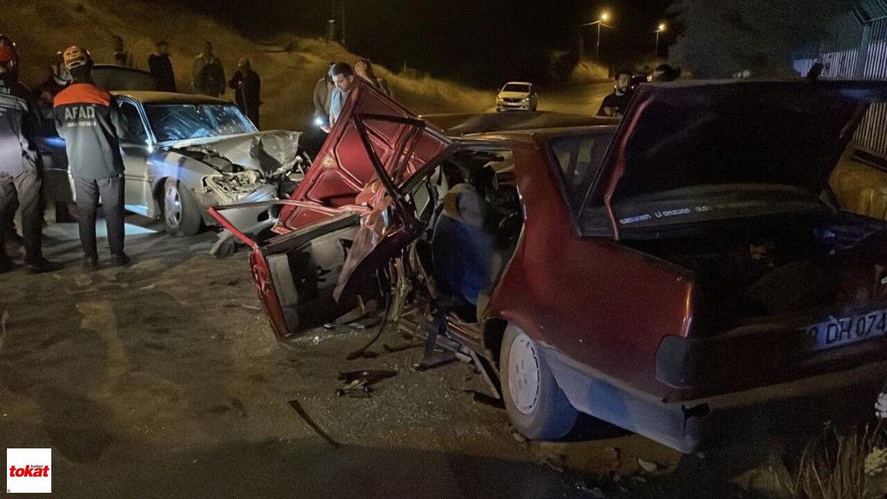 Tokat'ın Komşusunda Kaza: Kafa Kafaya Çarpıştılar