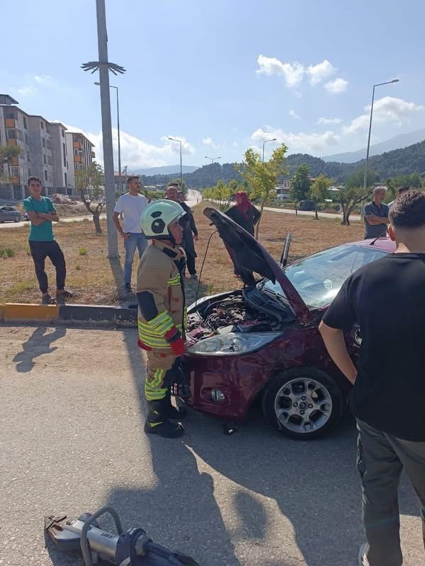 Yayladağı’nda Trafik Kazası Meydana Geldi