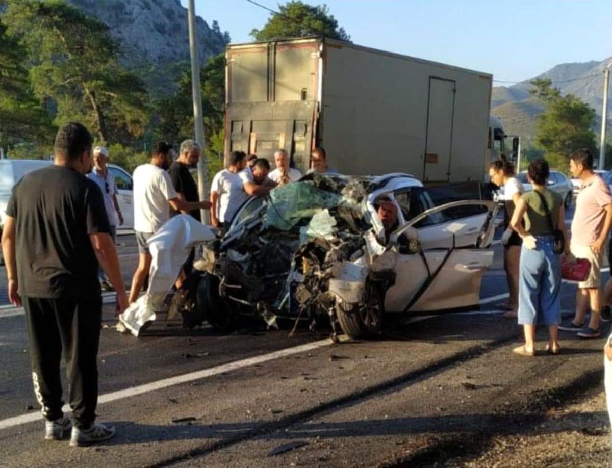 Marmaris'te Feci Trafik Kazası: 16 Yaşındaki Çocuk Hayatını Kaybetti