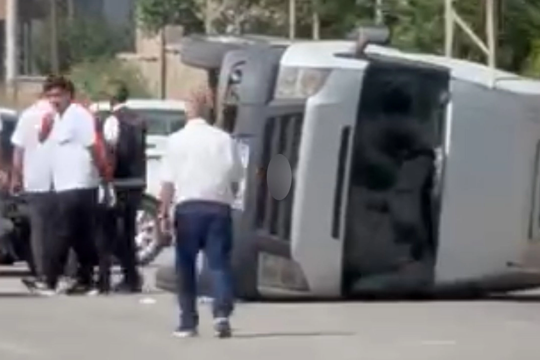 Hakkari Yüksekova'da trafik kazası: 3 yaralı