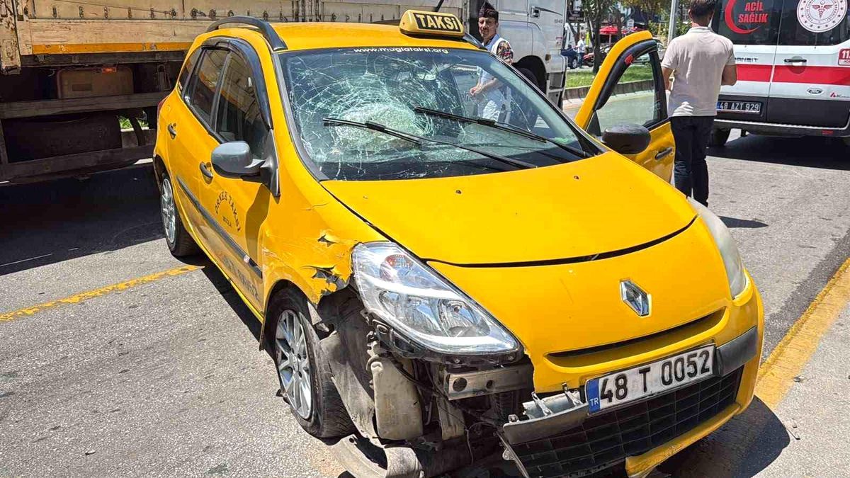 Muğla'da Taksi Kazası: Sürücü Yaralı