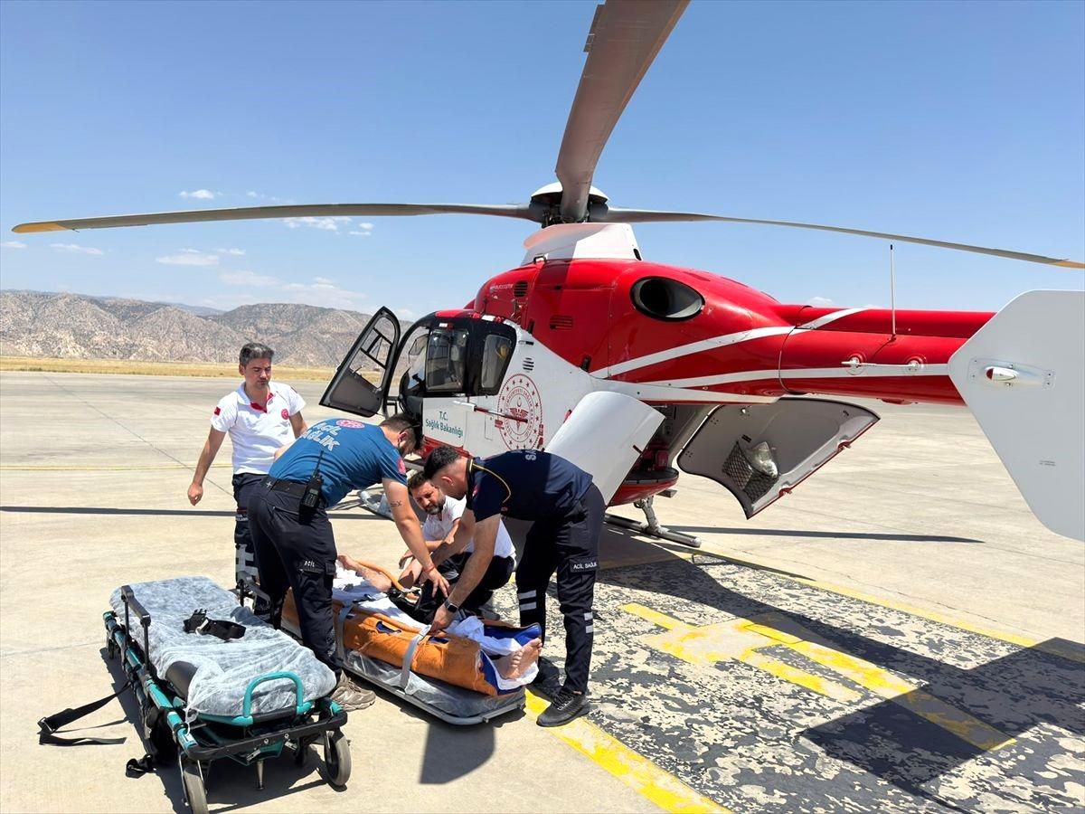 Şırnak'ta Trafik Kazası: Yaralı Hastaneye Helikopterle Nakledildi