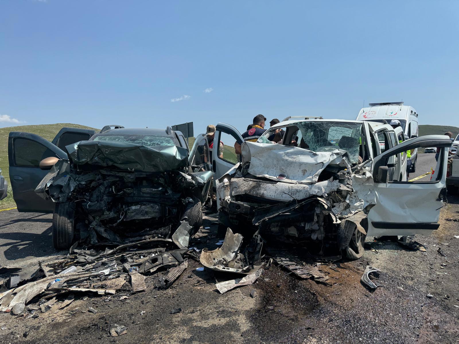 Ardahan'da feci kaza: Üç can kaybı var