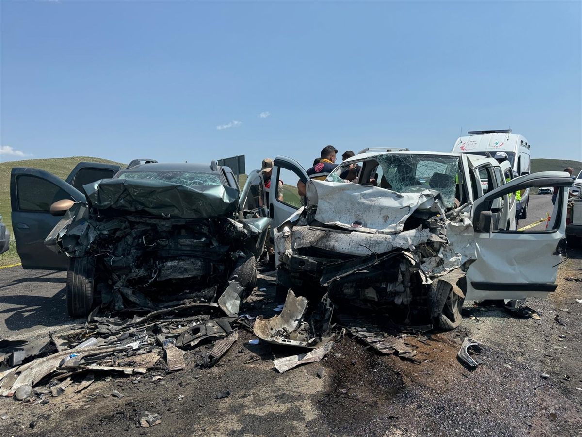 Ardahan'da Trafik Kazası: 3 Ölü, 3 Yaralı