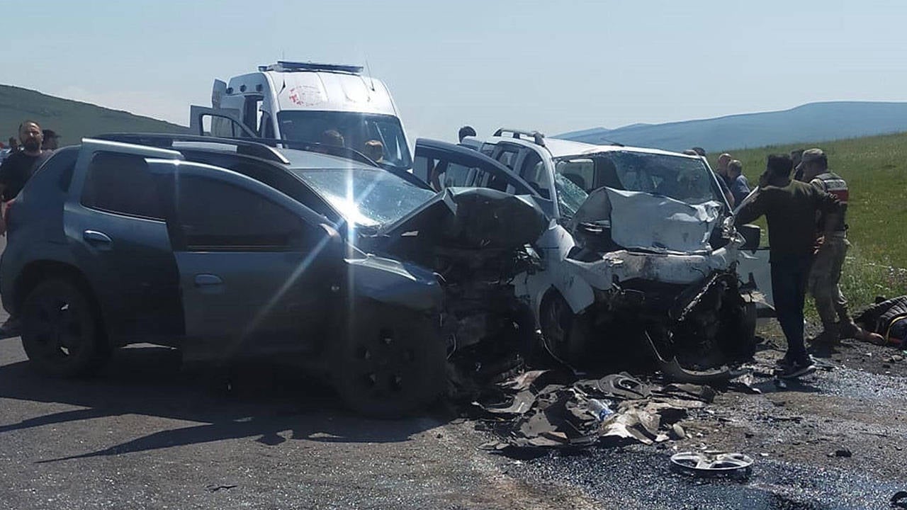 Ardahan'da zincirleme kaza: 3 ölü, 4 yaralı