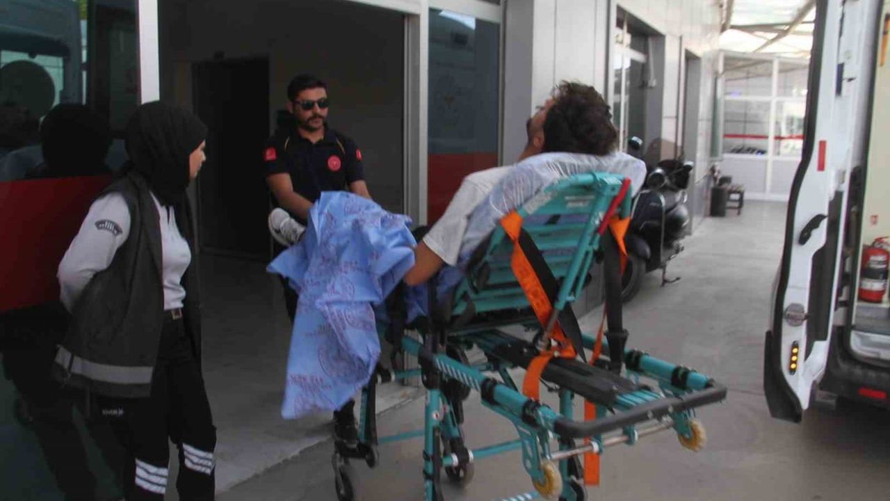Beyşehir'de iki ayrı trafik kazası: üç kişi hastaneye kaldırıldı