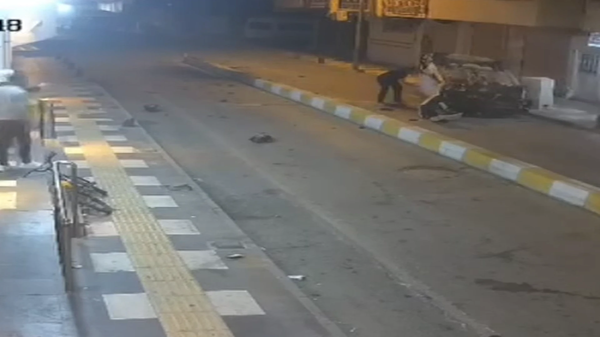 Kızıltepe'de refüje çarpan araç takla attı: Sürücü yaralandı | VİDEO İZLE