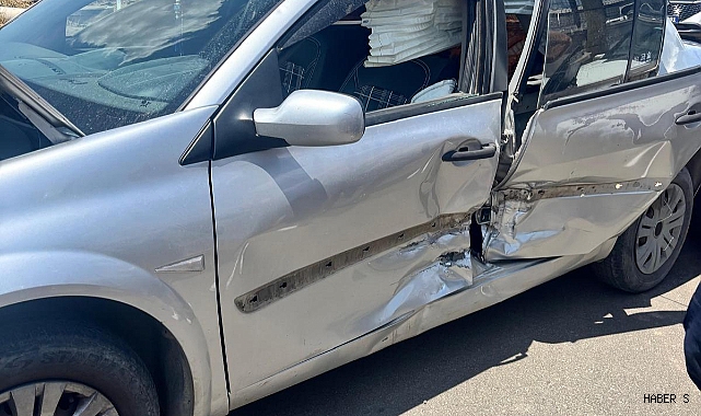 Balıkesir'de Üç Aracın Karıştığı Trafik Kazasında 1 Kişi Yaralandı - Asayiş