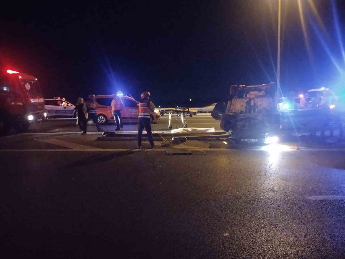 Beykoz'da Trafik Kazası: 1 Ölü, 2 Yaralı