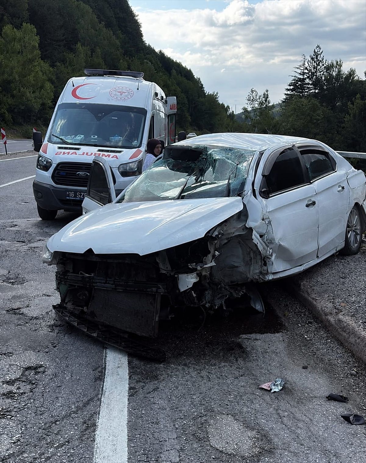 İnegöl'de Trafik Kazası: 5 Yaralı