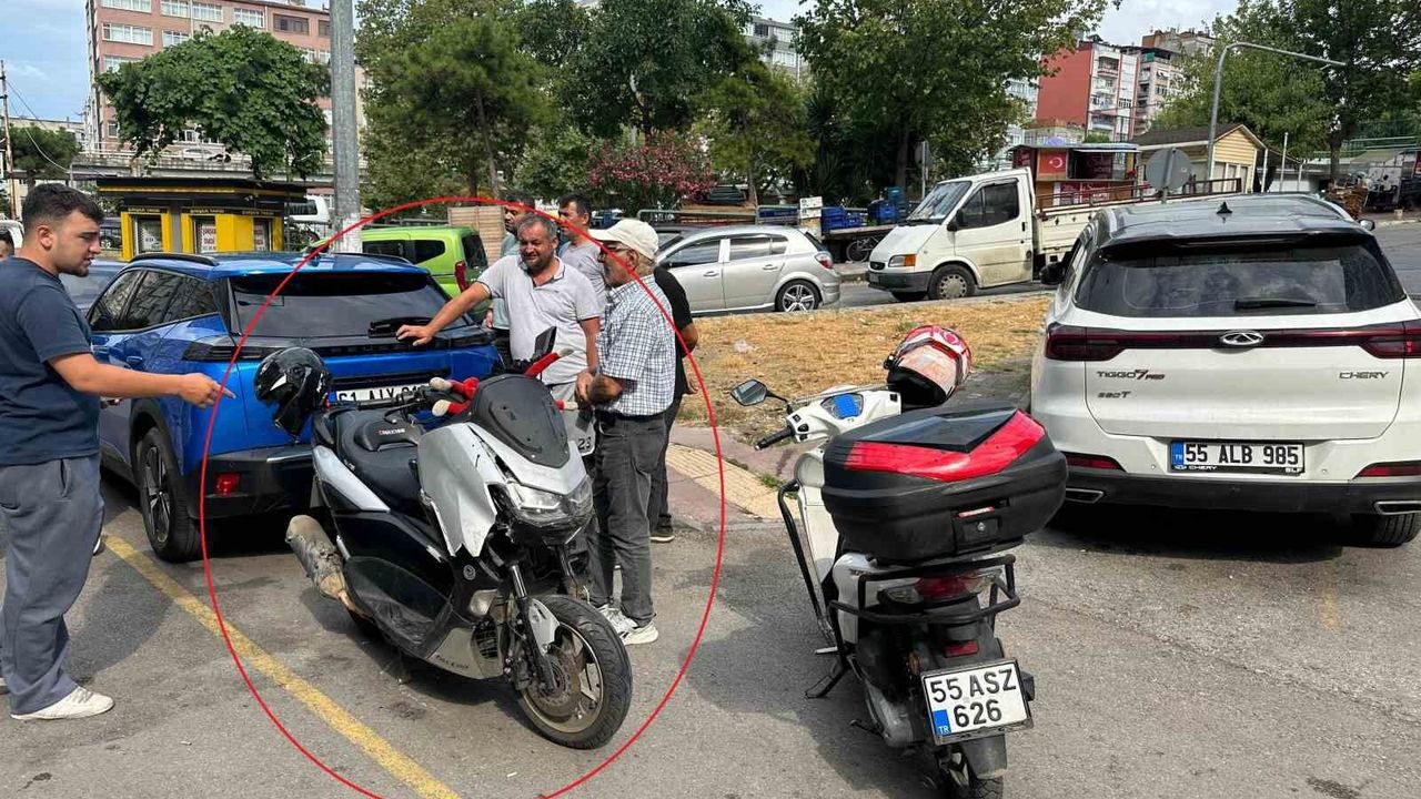 Samsun'da motosiklet ile ticari taksi çarpıştı