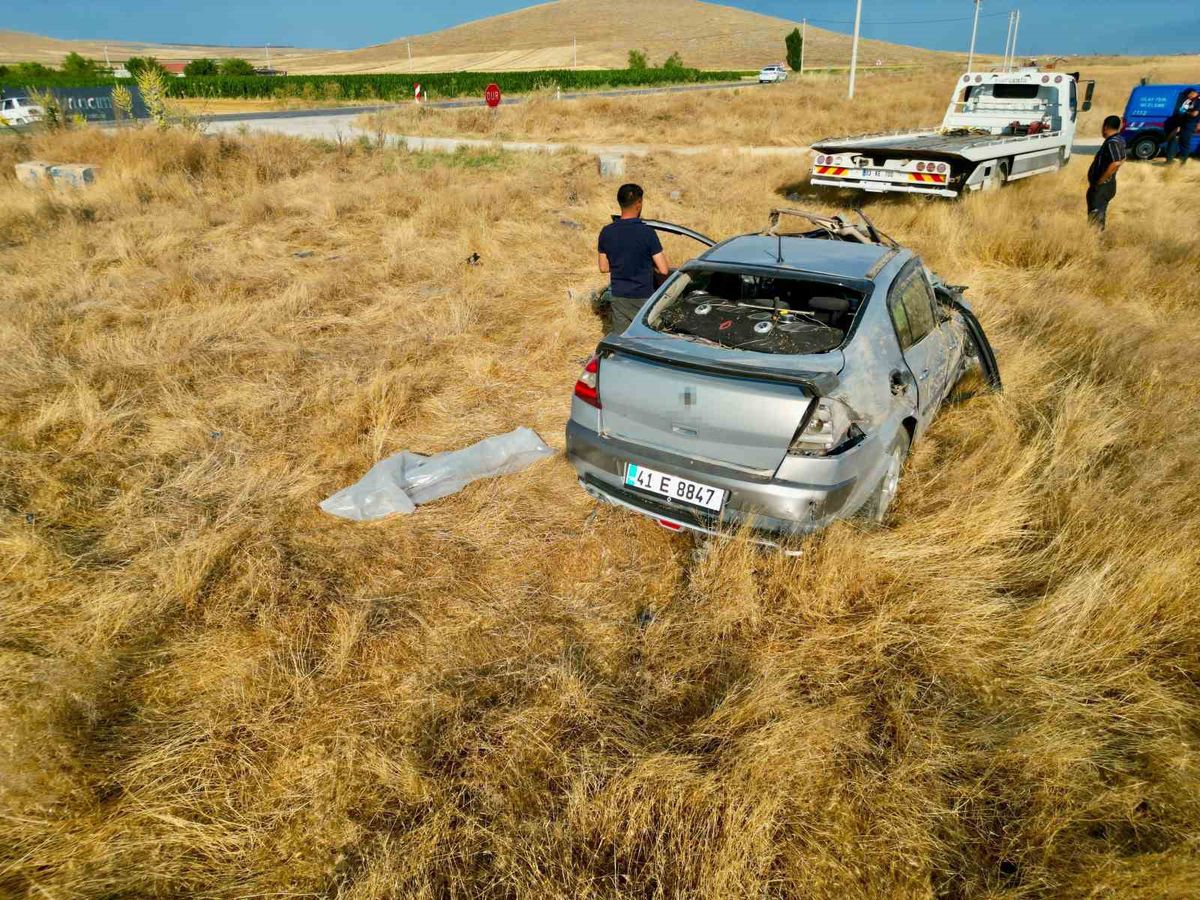 Afyonkarahisar'da Trafik Kazası: 20 Yaşındaki Sürücü Hayatını Kaybetti