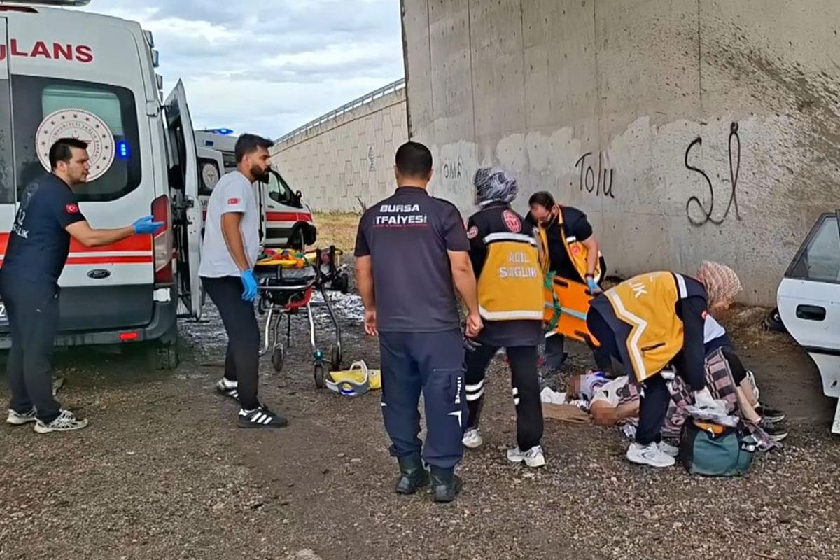Bursa'da Trafik Kazası: 3 Ölü, 2 Yaralı