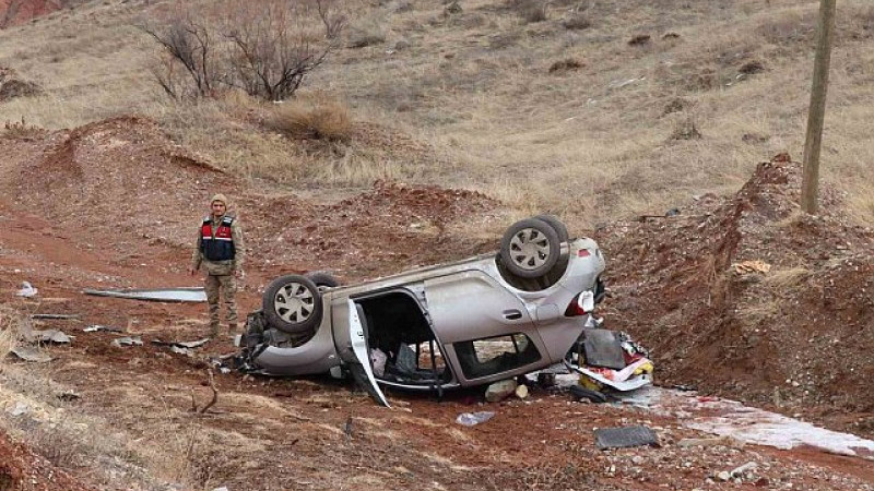 Trafik kazalarında 16 kişi öldü, bin 463 kişi yaralandı