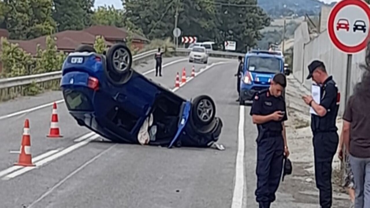 Türkeli-Çatalzeytin karayolunda kaza: Takla atan otomobilde 4 yaralı