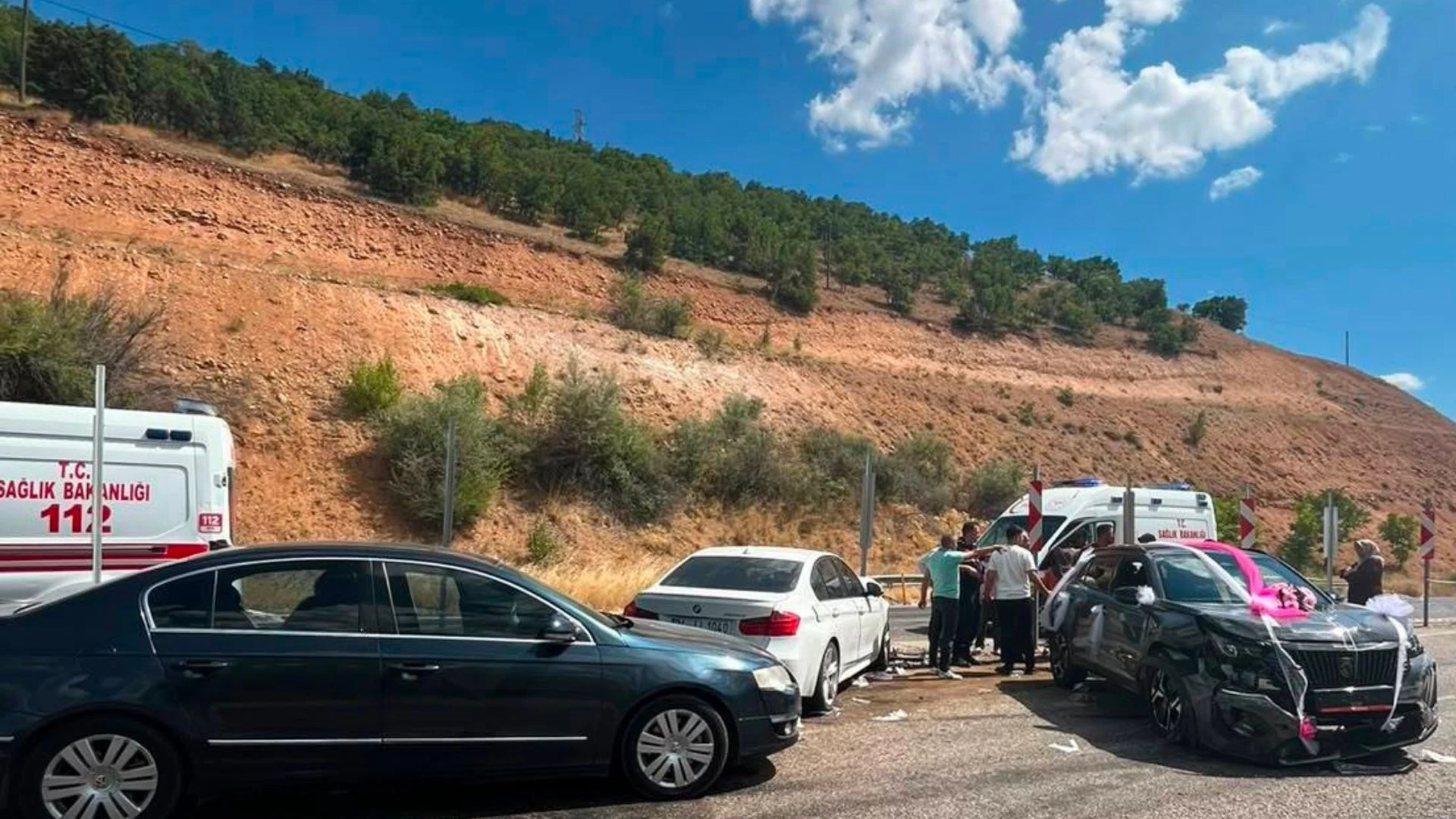 Malatya'da düğün konvoyunda zincirleme kaza: 4 yaralı | Yerel Haberler
