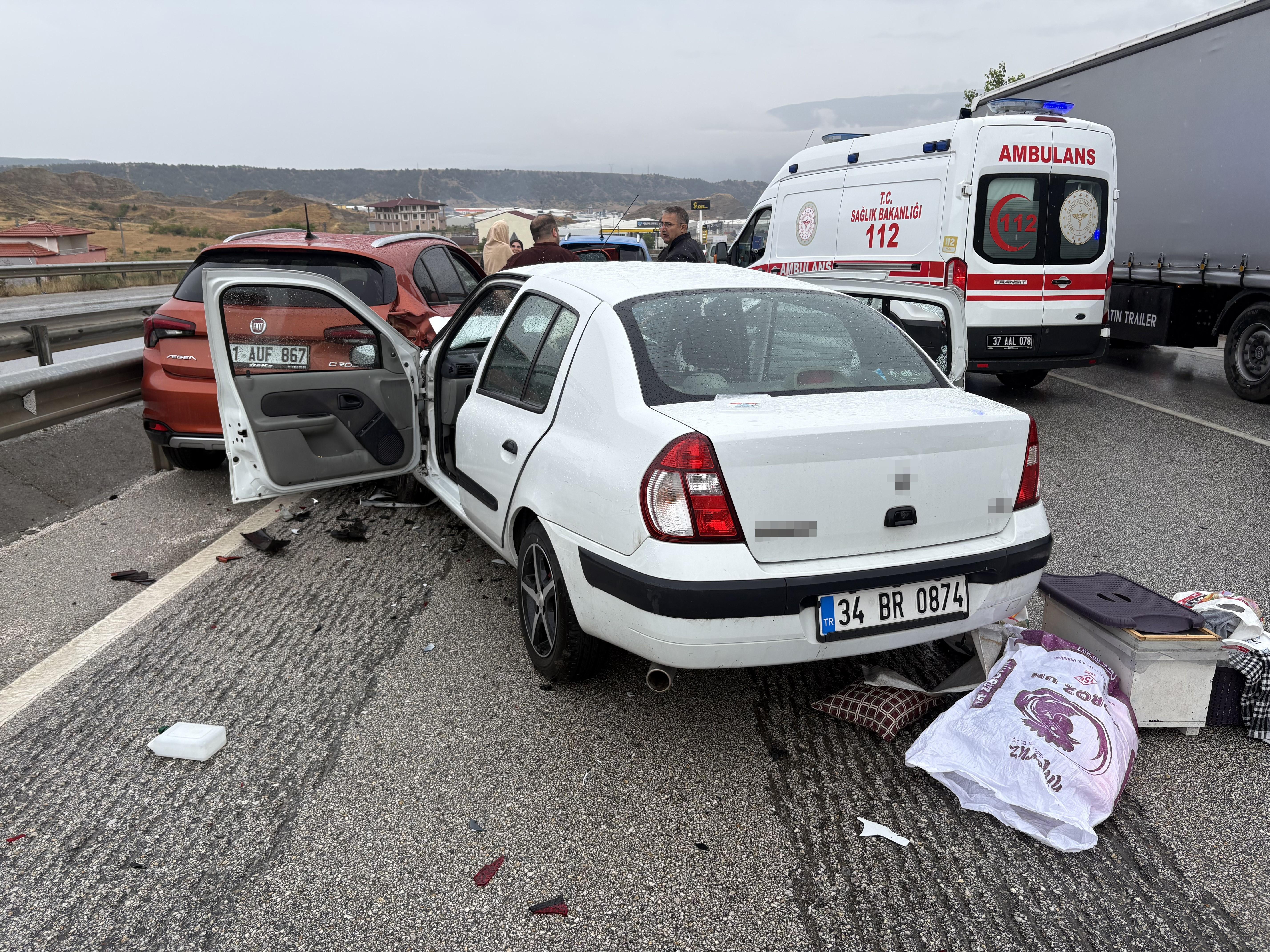 Tosya'da zincirleme trafik kazası: 1 ölü, 12 yaralı