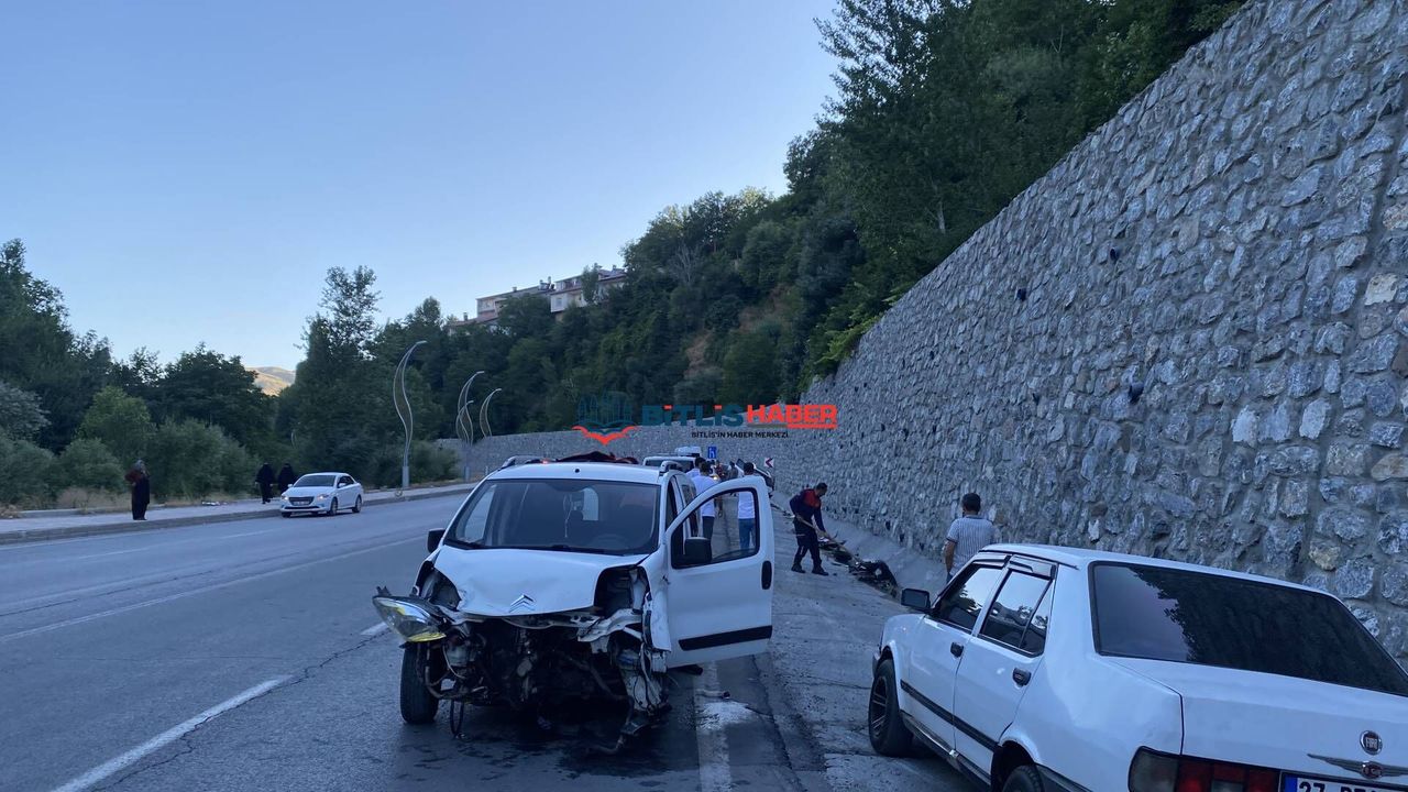 Bitlis'te Zincirleme Trafik Kazası
