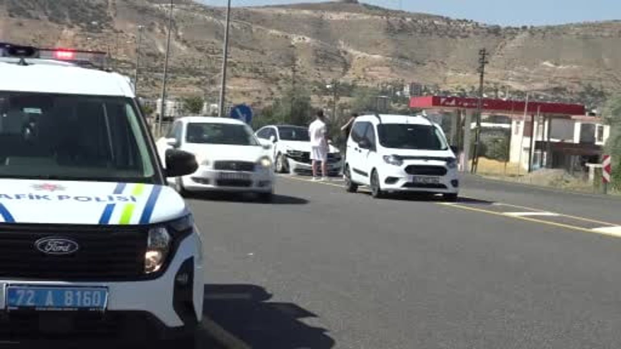 Gercüş çevre yolunda maddi hasarlı trafik kazası