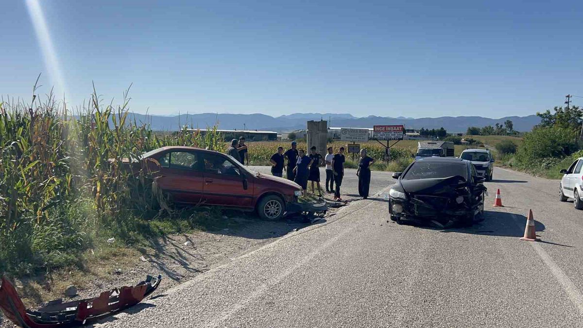 Kadirli'de Trafik Kazası: 5 Yaralı